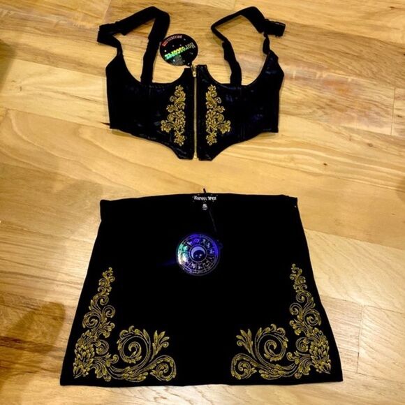 HOROSCOPEZ Bold Beauty Underbust Corset Top & Embroidered Mini Skirt Set - Picture 1 of 13